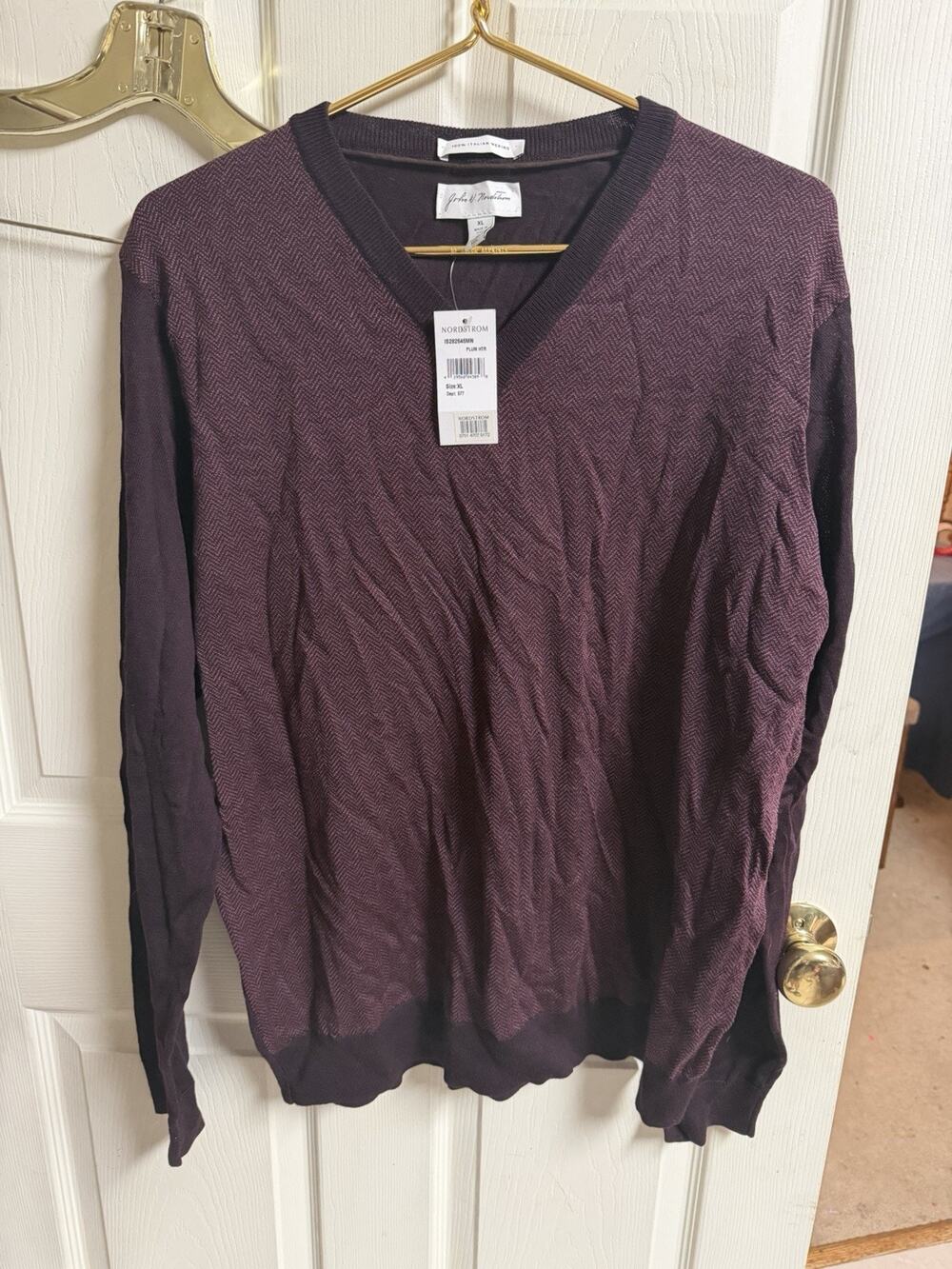 John W Nordstrom Sweater Mens XL 48w Red Extrafine Merino Wool Italy 28L V Neck
